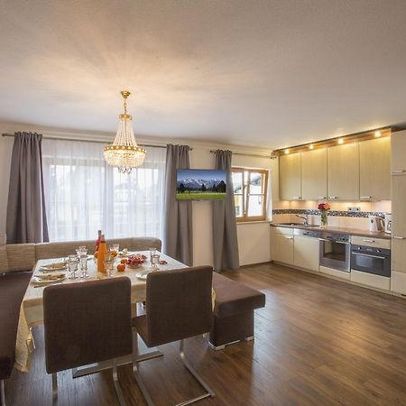 Golden Gapa Central Apartment 4 ガルミッシュ・パルテンキルヒェン 部屋 写真