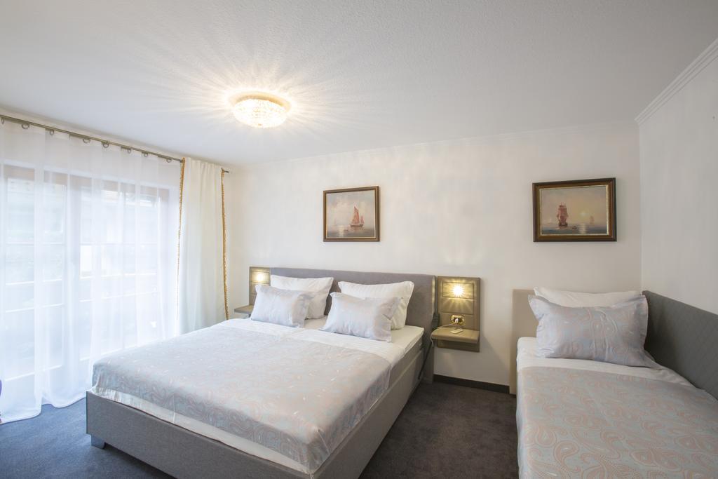 Golden Gapa Central Apartment 4 ガルミッシュ・パルテンキルヒェン 部屋 写真
