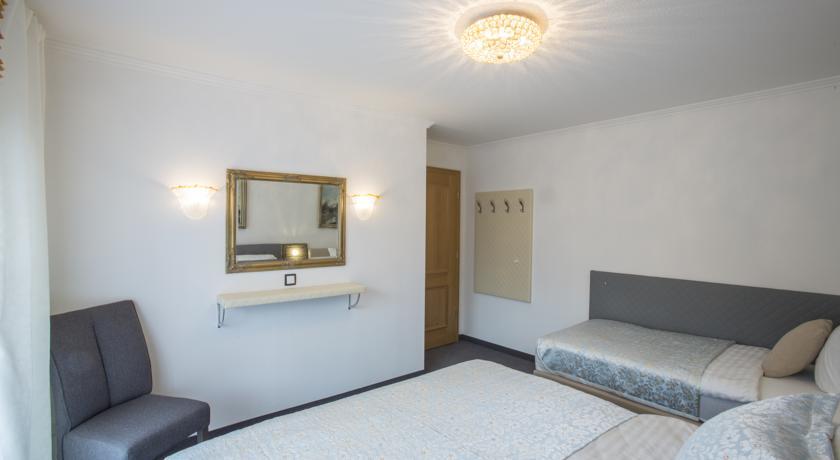Golden Gapa Central Apartment 4 ガルミッシュ・パルテンキルヒェン 部屋 写真