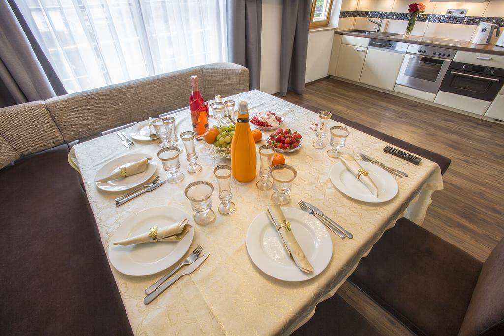 Golden Gapa Central Apartment 4 ガルミッシュ・パルテンキルヒェン 部屋 写真