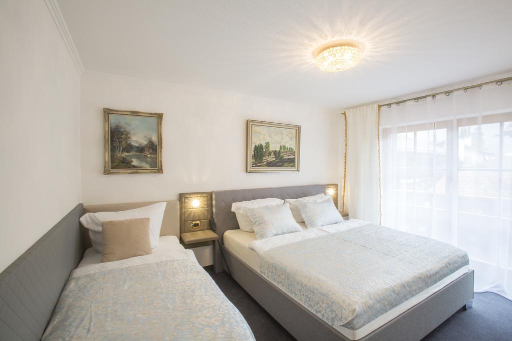 Golden Gapa Central Apartment 4 ガルミッシュ・パルテンキルヒェン 部屋 写真