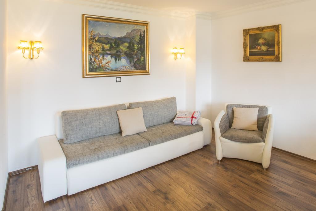 Golden Gapa Central Apartment 4 ガルミッシュ・パルテンキルヒェン 部屋 写真