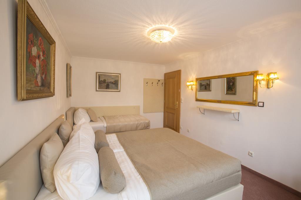 Golden Gapa Central Apartment 4 ガルミッシュ・パルテンキルヒェン 部屋 写真