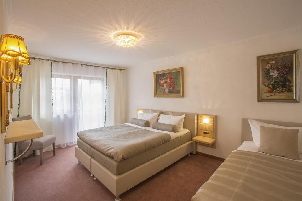Golden Gapa Central Apartment 4 ガルミッシュ・パルテンキルヒェン 部屋 写真