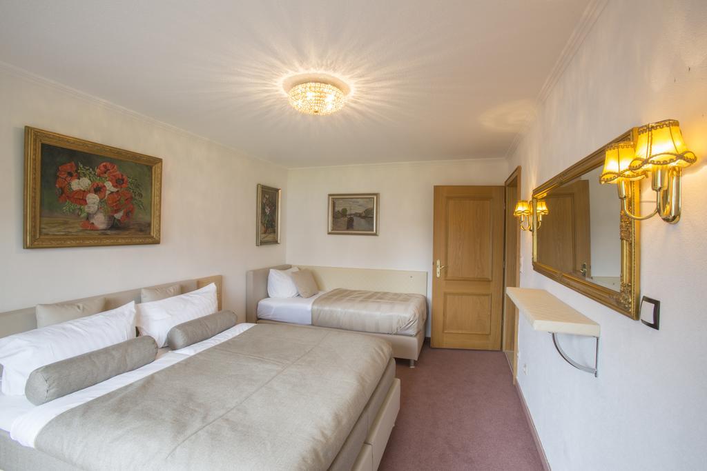 Golden Gapa Central Apartment 4 ガルミッシュ・パルテンキルヒェン 部屋 写真