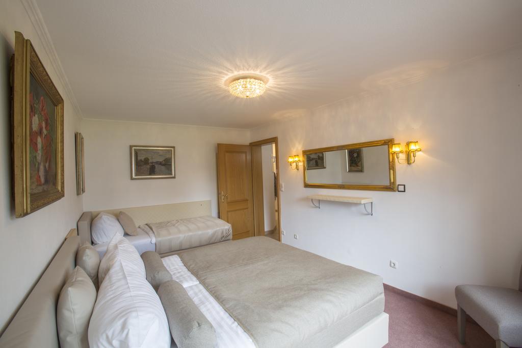 Golden Gapa Central Apartment 4 ガルミッシュ・パルテンキルヒェン 部屋 写真
