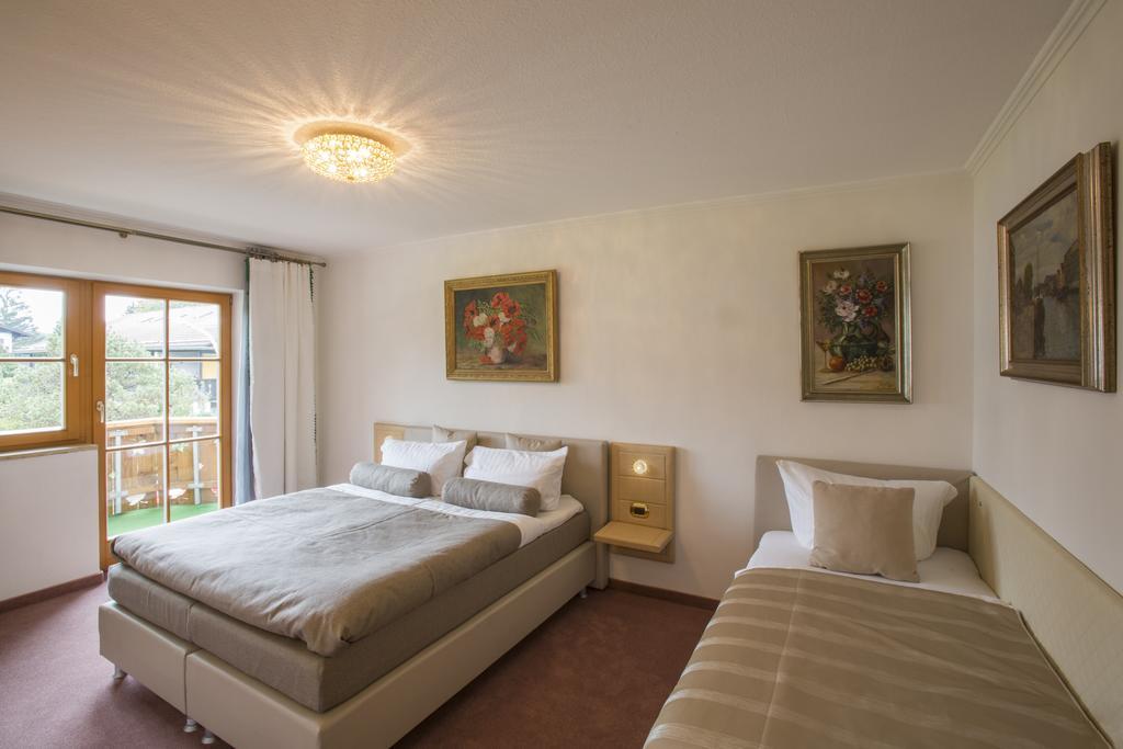 Golden Gapa Central Apartment 4 ガルミッシュ・パルテンキルヒェン 部屋 写真