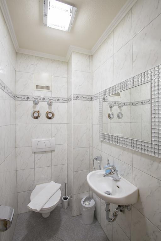 Golden Gapa Central Apartment 4 ガルミッシュ・パルテンキルヒェン 部屋 写真